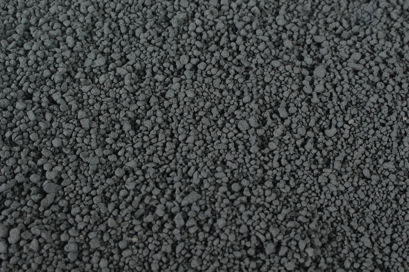 ทรายแมวเบนโทไนท์คาร์บอนบด 1-2 mm